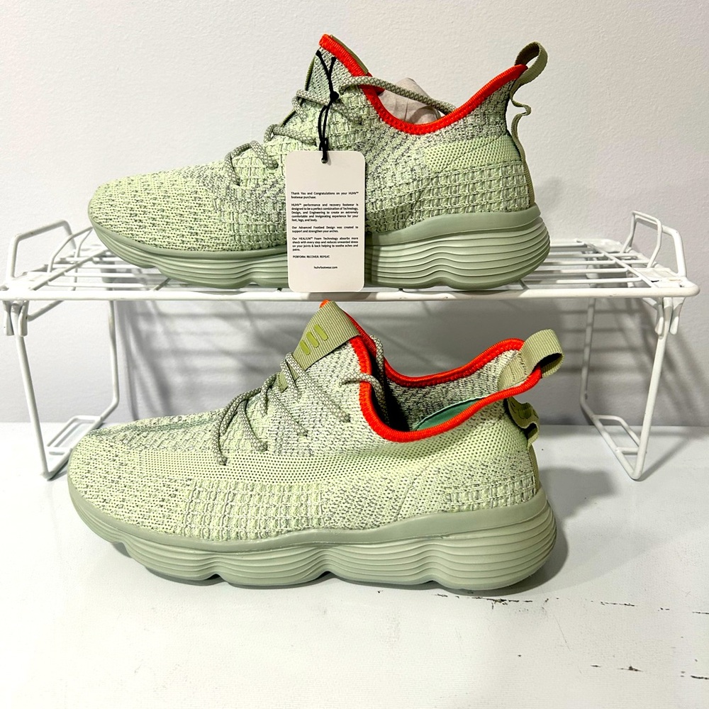 HUHV Sage Green Flow 360 Cloud Comfort Fashion Sneakers Sz Men’s 9 / Women’s 12